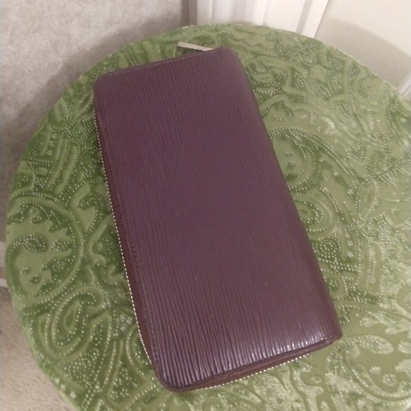 Louis Vuitton Zippy Epi Purple Wallet - Picture 4 of 16